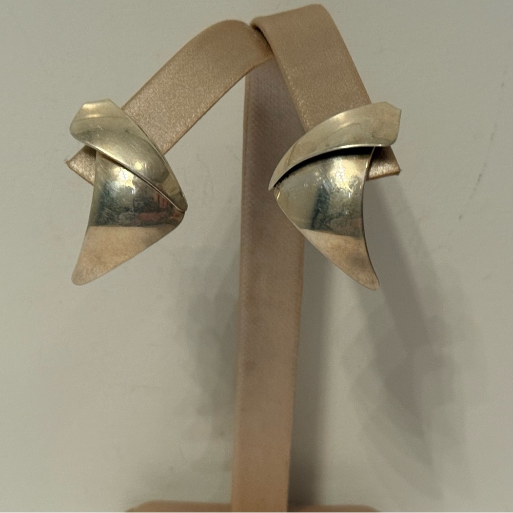 PEARCE EARRINGS SIGNED STERLING SILVER CURVED TRIANGLE POST STUD PIERCED VINTAGE